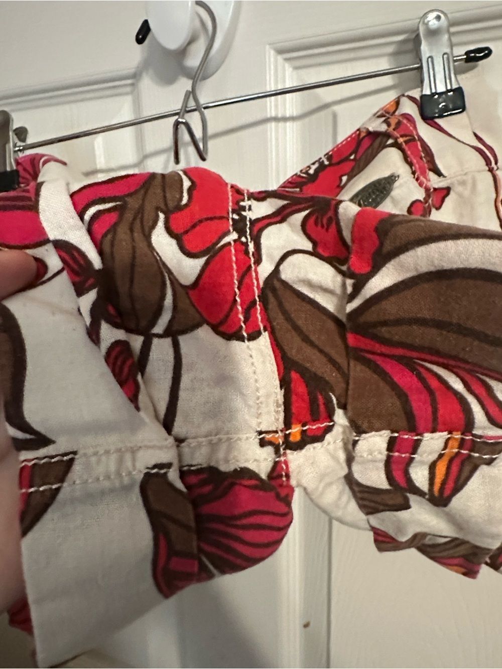 Guess Floral Print Cotton Short Shorts in Red & Orange size 28 - Picture 9 of 10